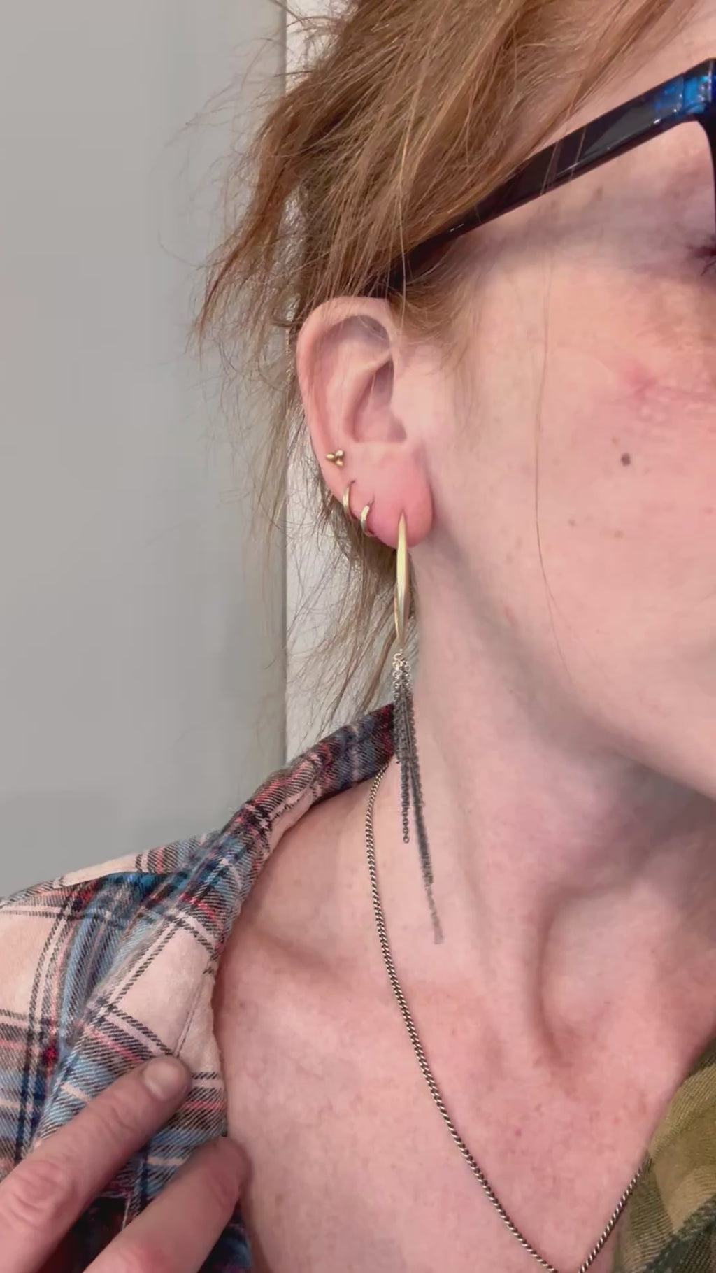 gold dagger stud earring with chain 4
